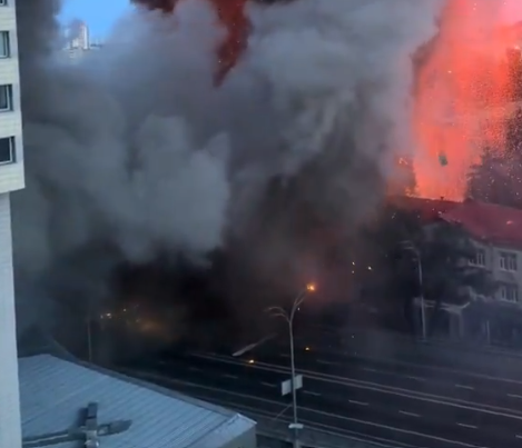 Rusia Serang Ukraina Sehari Setelah Pertemuan Trump-Putin di Alaska