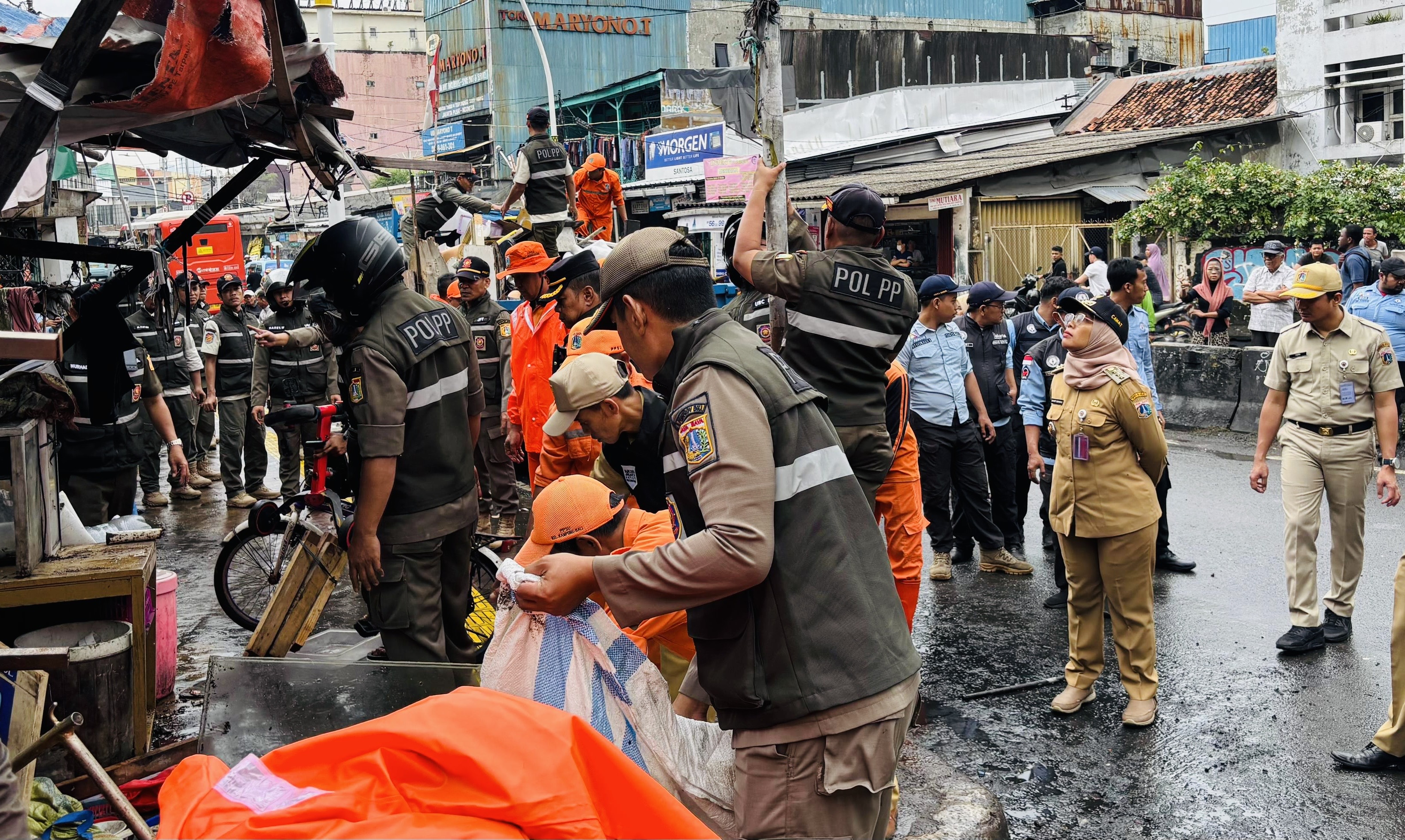 Pramono Kerahkan Satpol Tertibkan PKL dan Parkir Liar di Trotoar Jalan Protokol Jakarta