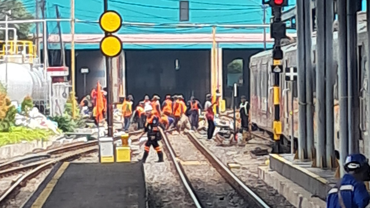 KA Aksa Cargo 2519 Anjlok di Petak Mesigit - Surabaya Pasar Turi, Sejumlah Perjalanan Terhambat