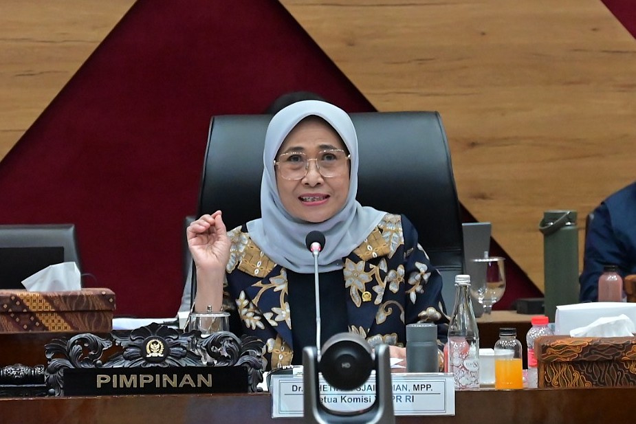 Guru ASN Hanya Boleh Mengajar di Sekolah Negeri, DPR Ingatkan Pendataan Harus Cermat 