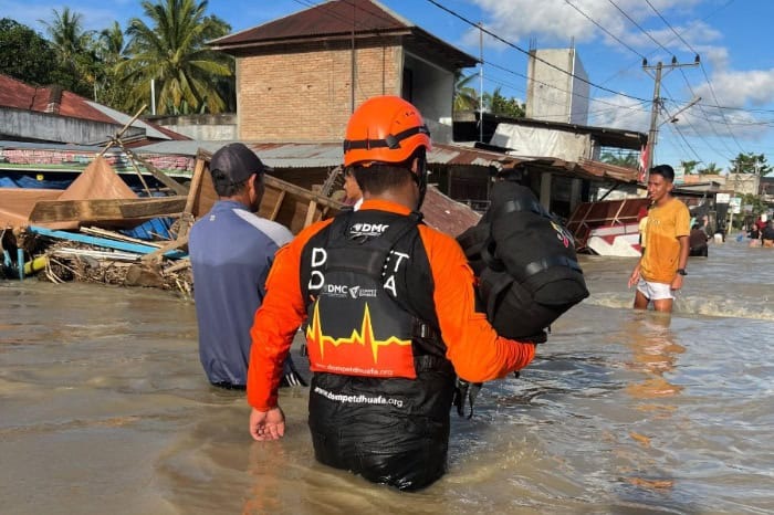 Respons Cepat Banjir Aceh Tamiang, Dompet Dhuafa Dirikan Layanan Pos Hangat dan Dapur Umum