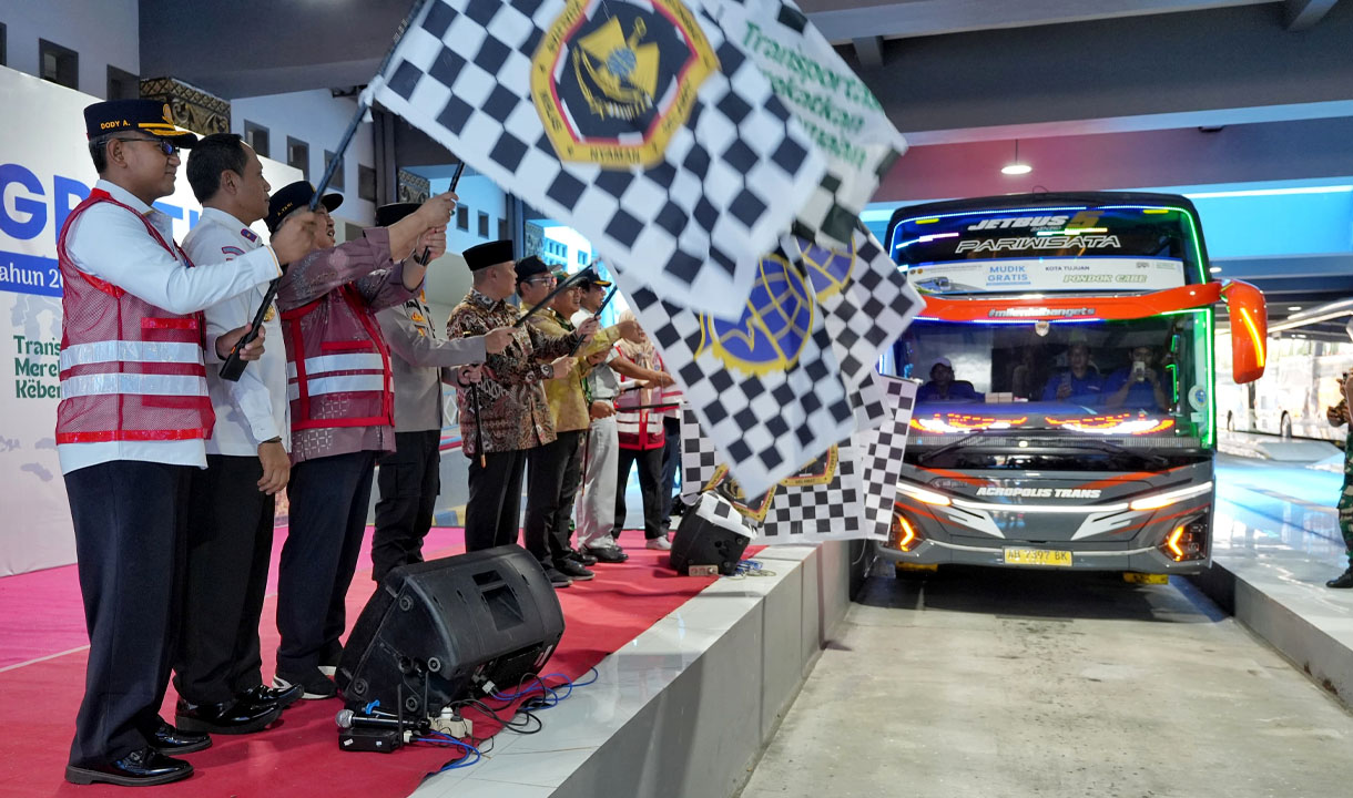 1.584 Pemudik Asal Yogyakarta dan Sekitarnya Kembali ke Jabodetabek Dilepas Menhub     