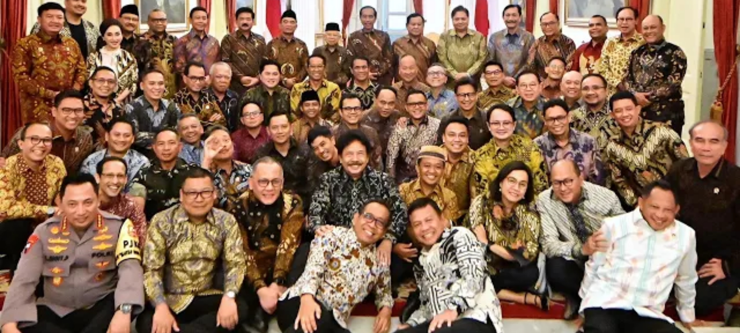 Jokowi Ucapkan Terimakasih Kepada Para Menterinya di Hari Terakhir Kerja