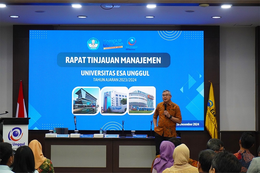 Universitas Esa Unggul Gelar Rapat Tinjauan Manajemen 2024	   