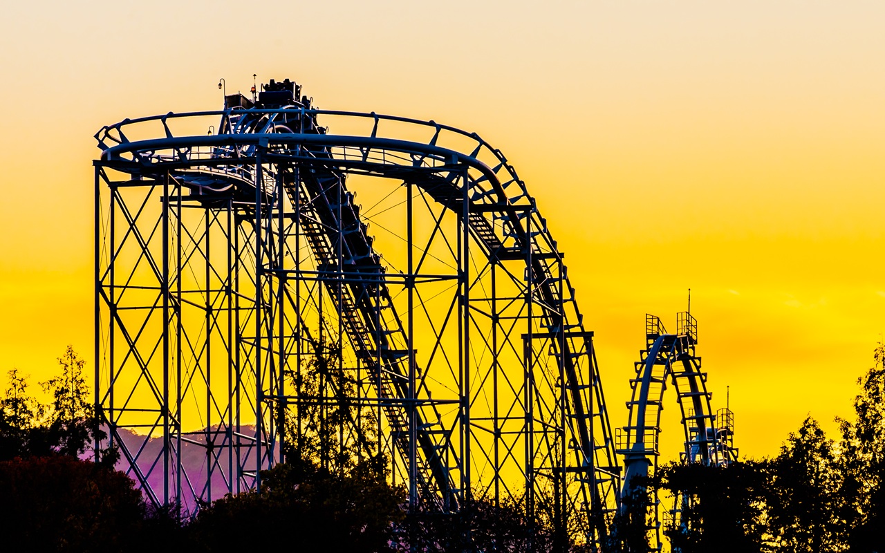 Ngeri! Pria Tewas Usai Terjatuh dari Roller Coaster di Six Flags, Wahana Serupa Ditutup