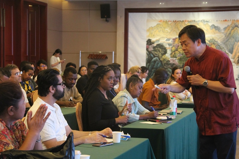 Harian Disway di China International Press Communication Center (CIPCC) (5):  Perlawanan Tiongkok, Diplomasi Kini