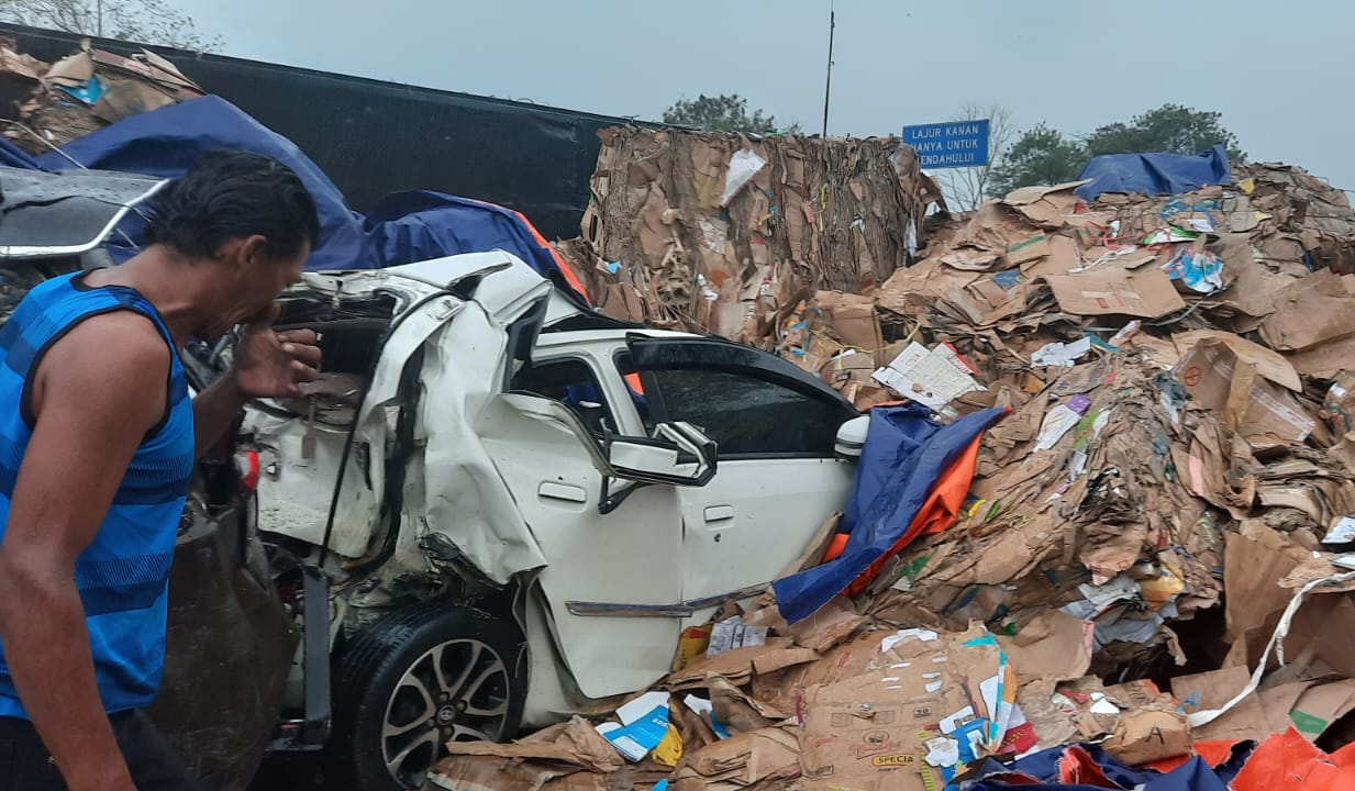 Usai Dilakukan Observasi, Sopir Truk Laka KM 92 Tol Cipularang Dibawa ke Polres Purwakarta