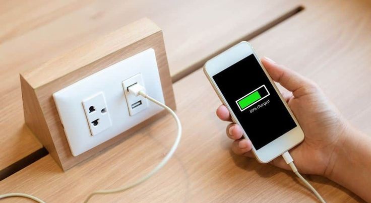 Ini Bahaya Charger yang Selalu Tertancap