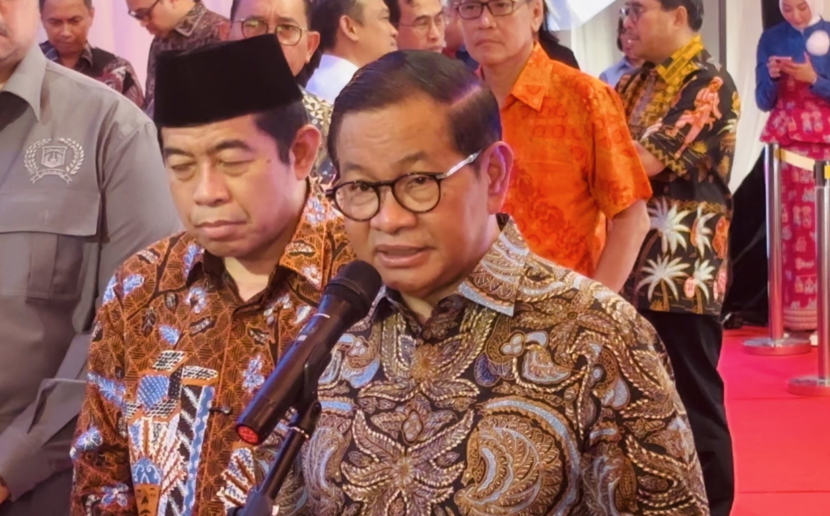 Buruh Demo Lagi di Depan Istana, Pramono Klaim Bukan Protes UMP Jakarta