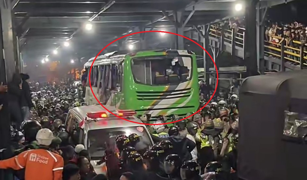 Rusuh Suporter PSIM Jogja dan Bobotoh Bikin Satu Bus Hancur, Netizen: Bertamulah dengan Baik