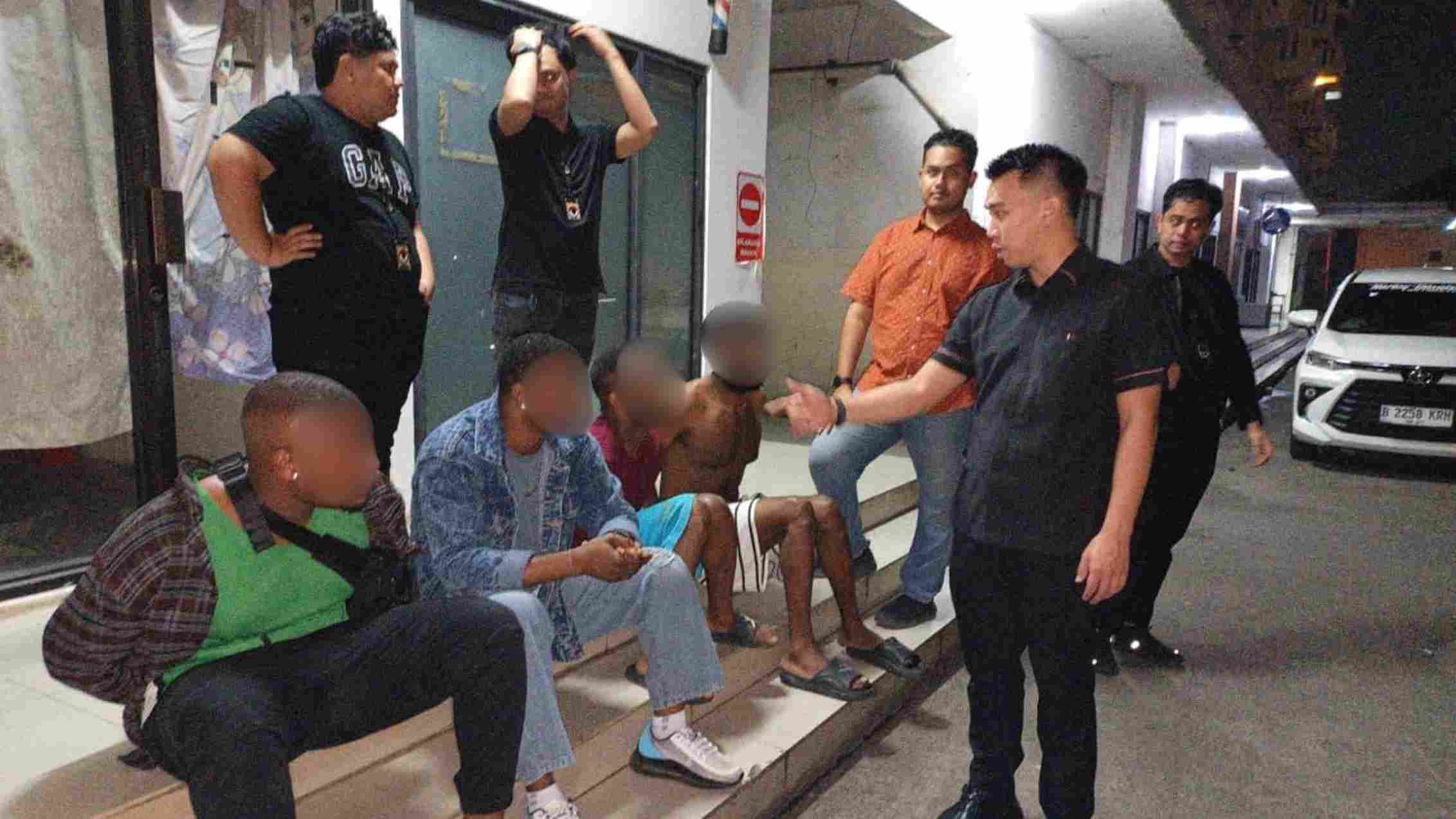 Lima WN Nigeria Diciduk Imigrasi Bekasi, Terlibat Investasi Bodong dan Overstay Bertahun-tahun!