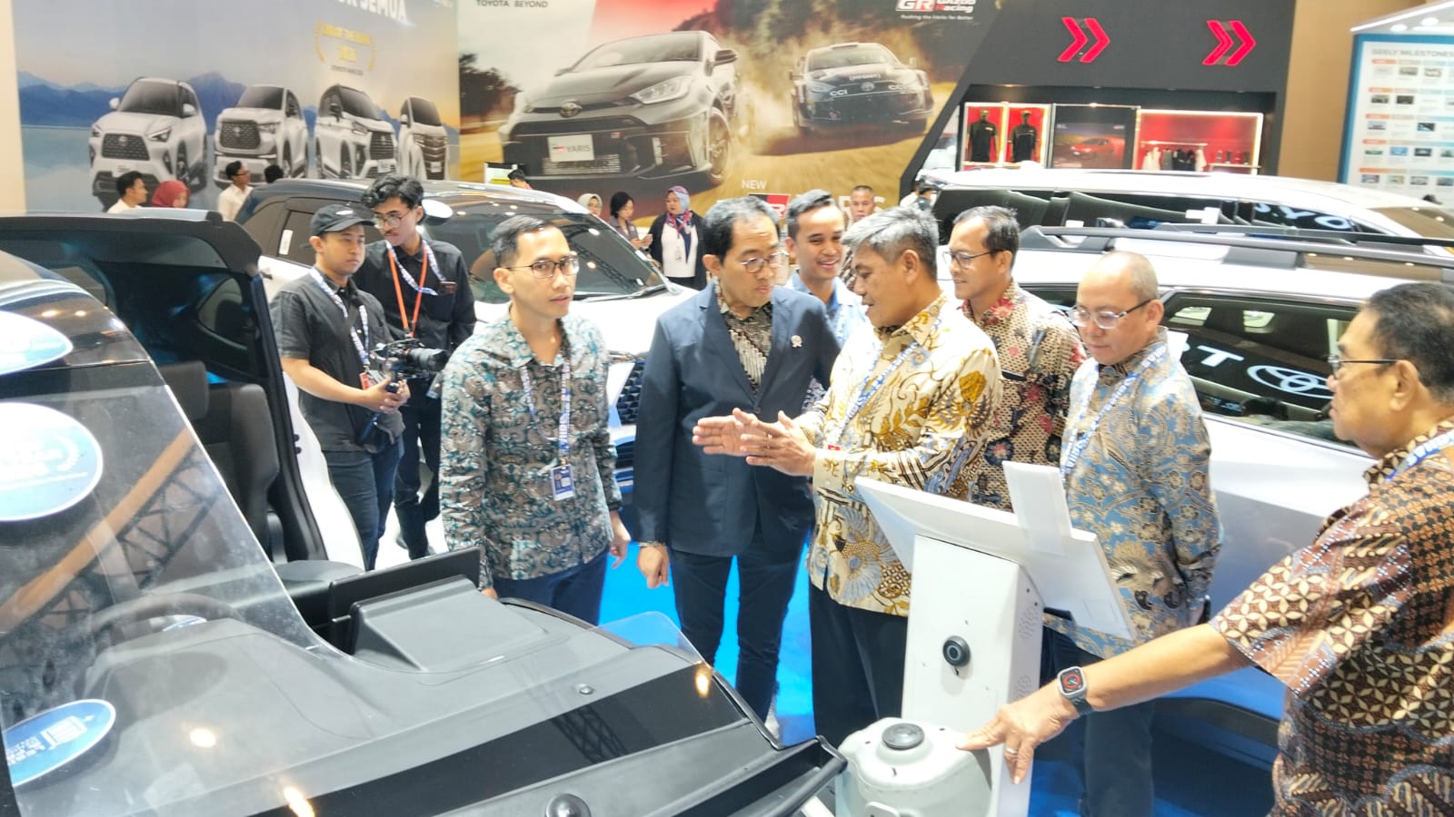 Wamenperin Buka Pameran GIIAS 2026 Surabaya