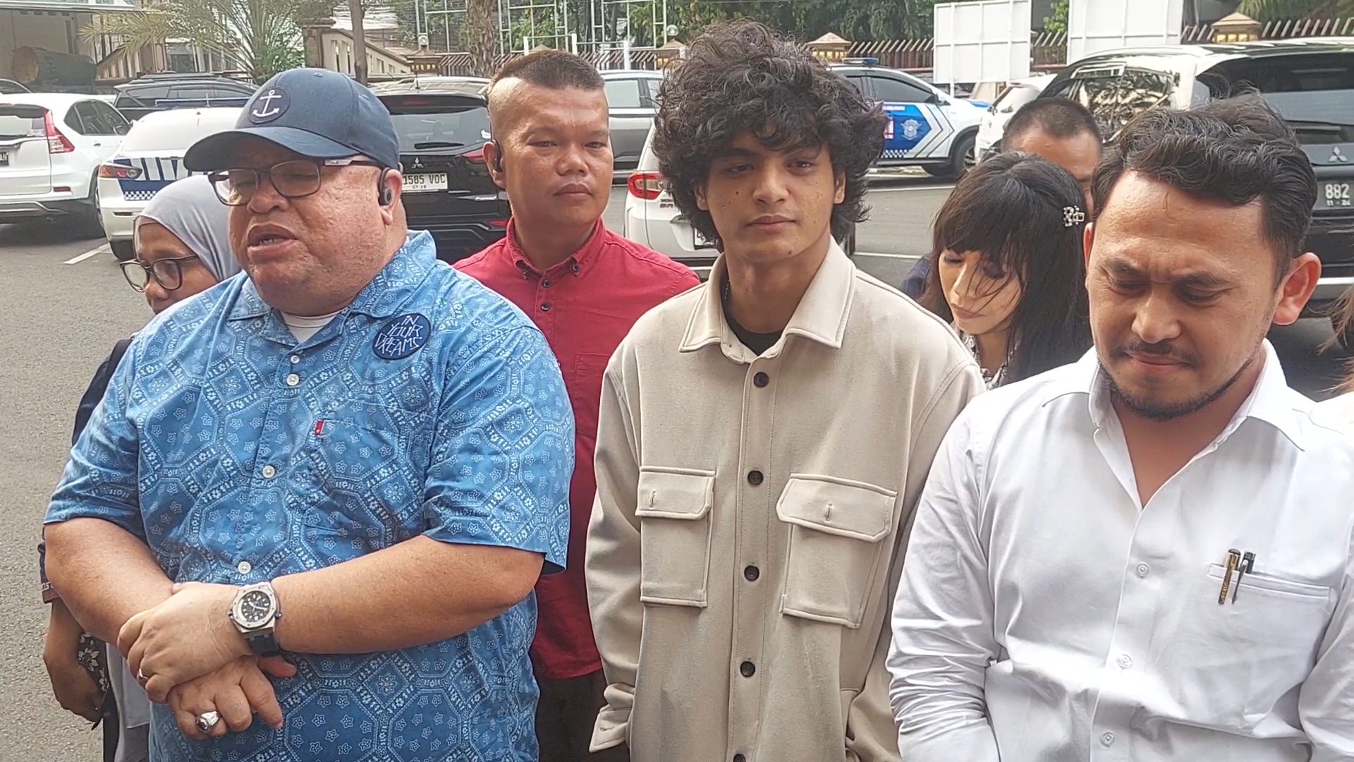 Duet Razman dan Vadel Badjideh Laporkan Nikita Mirzani 3 Dugaan Pelanggaran ke KemenPPPA 