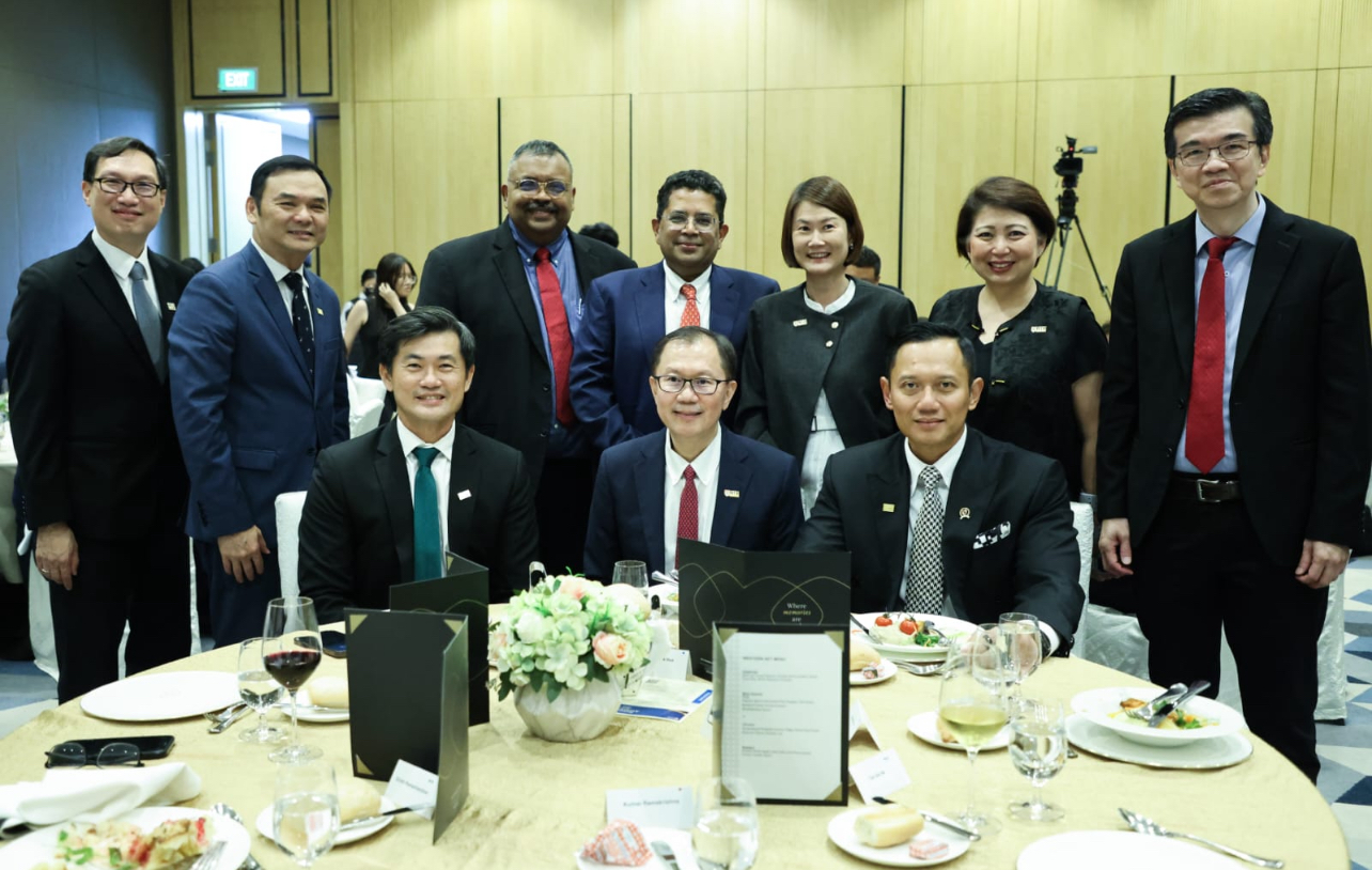Dianggap Berkontribusi Bagi Masyarakat & Menginspirasi, Menko AHY Dianugerahi Penghargaan Tertinggi Alumni Nanyang Technological University Singapura