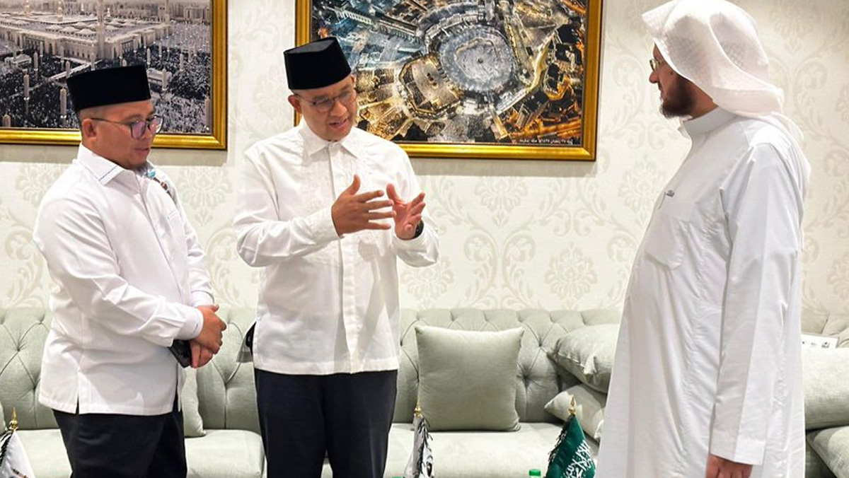 3 Menteri Sibuk Ngurusin JIS, Anies Baswedan Fokus Ibadah dan Bertemu Imam Masjid Nabawi