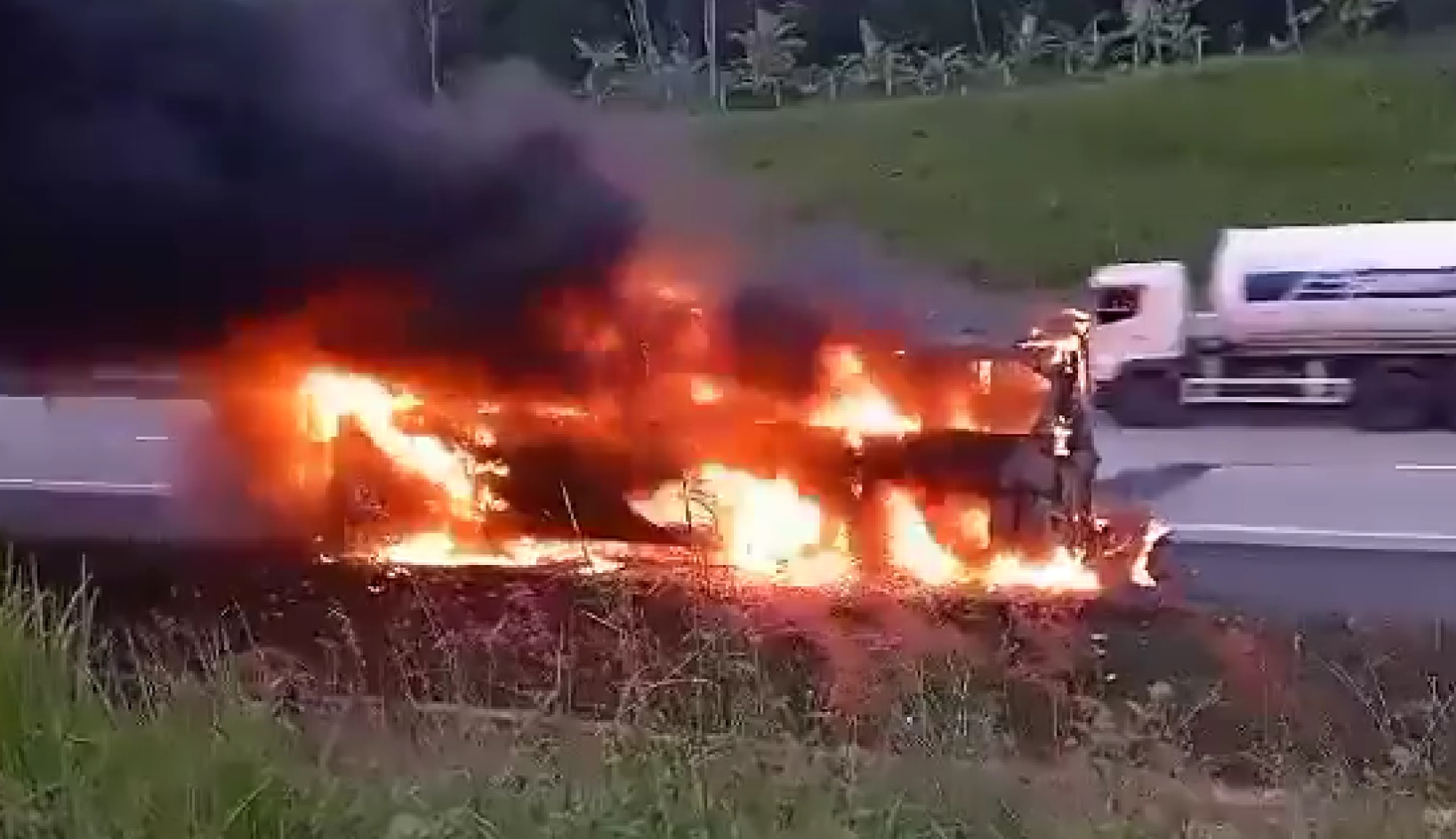Penyebab Bus Rosalia Indah Terbakar di Tol Solo-Semarang, Ternyata Tujuan Lampung dan Mengalami Ledakan di Boyolali