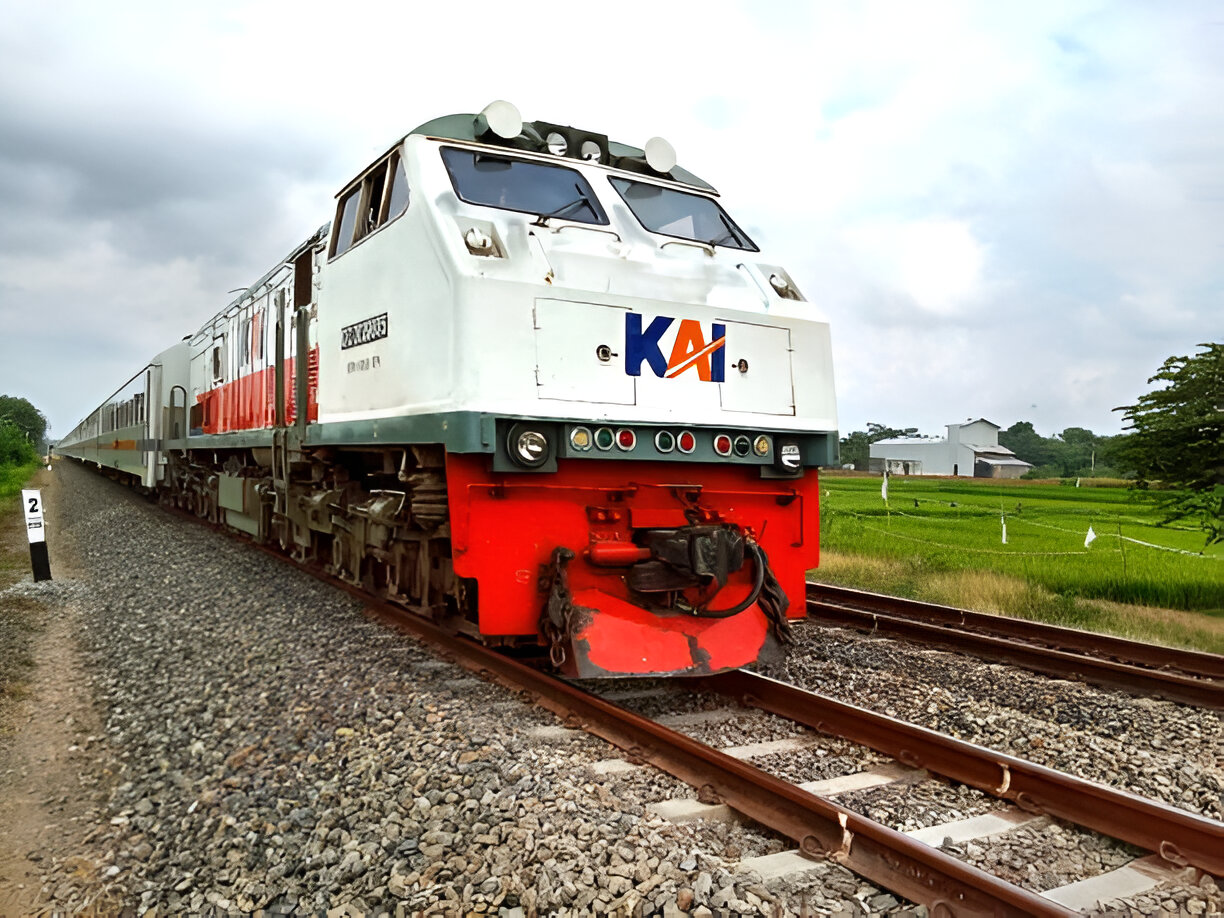 Kereta Sebagai Transportasi Publik, Ruang Bersama yang Harus Bebas Asap Rokok