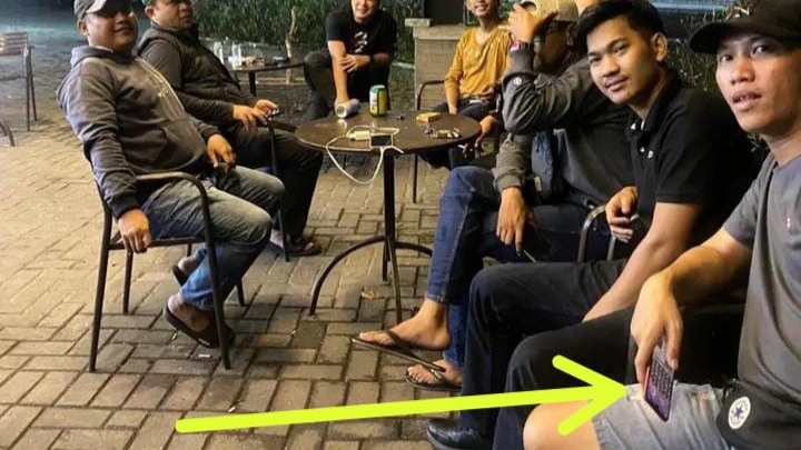 Viral Foto Polisi Pegang Ponsel dengan Tampilan Layar Slot, Kapolsek: Bukan Anggota! 