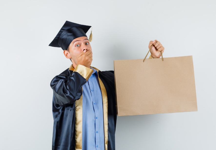 8 Ide Hadiah Wisuda Kekinian yang Berkesan untuk Orang Tersayang