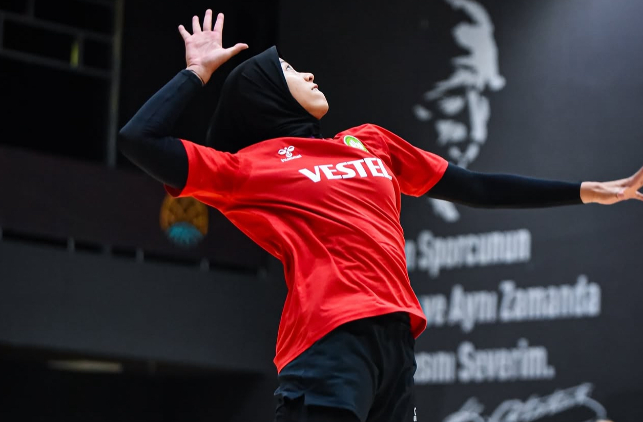 Megawati Hangestri Pamer Jump Serve dan Spike Latihan Perdana, Pelatih dan Pemain Manisa BBSK Langsung Syok