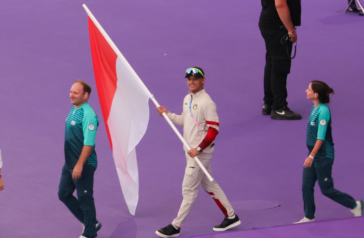 2 Peraih Medali Emas Wakili Indonesia di Closing Ceremony Olimpiade Paris 2024