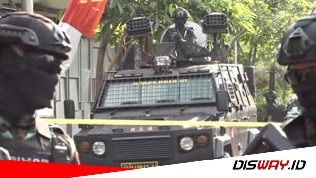 2 Kendaraan Taktis Stand By di Gerbang Rumah Ferdy Sambo Selepas LPSK Pergi dari Kawasan Duren Tiga