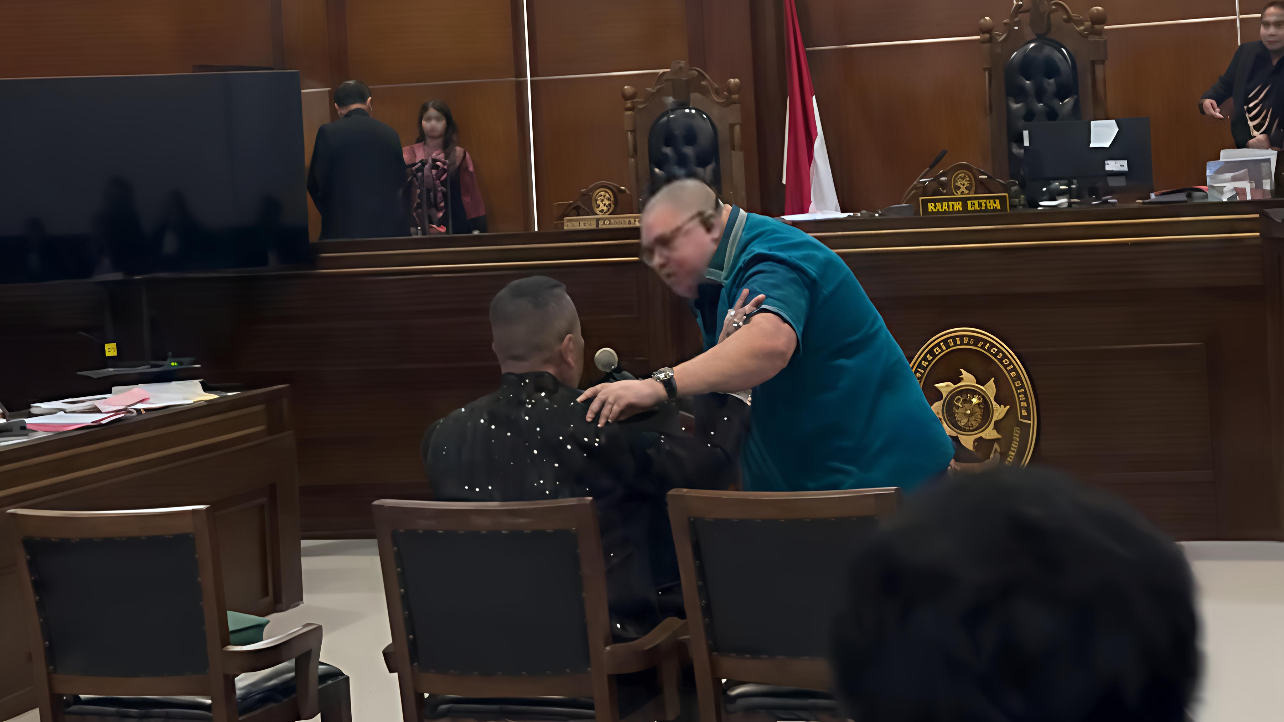 Razman Nasution Ngaku Hampir Dicekik oleh Oknum saat Labrak Hotman Paris