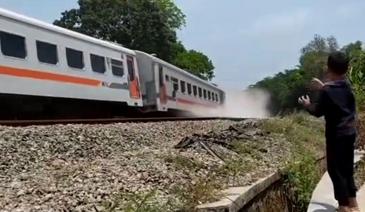 Gerbong KA Walahar Anjlok di Purwakarta, Sejumlah Perjalanan Alami Keterlambatan   