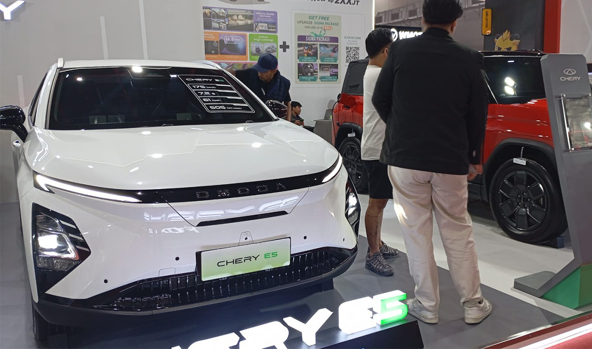 Harga Spesial Chery E5, Usung Line Lengkap di PRJ Kemayoran