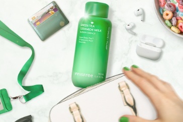 Kulit Harus Cukup Hidrasi di Tengah Cuaca Ekstrem, Buktikan Khasiat Green Tea Ceramide Milk Essence INNISFREE 