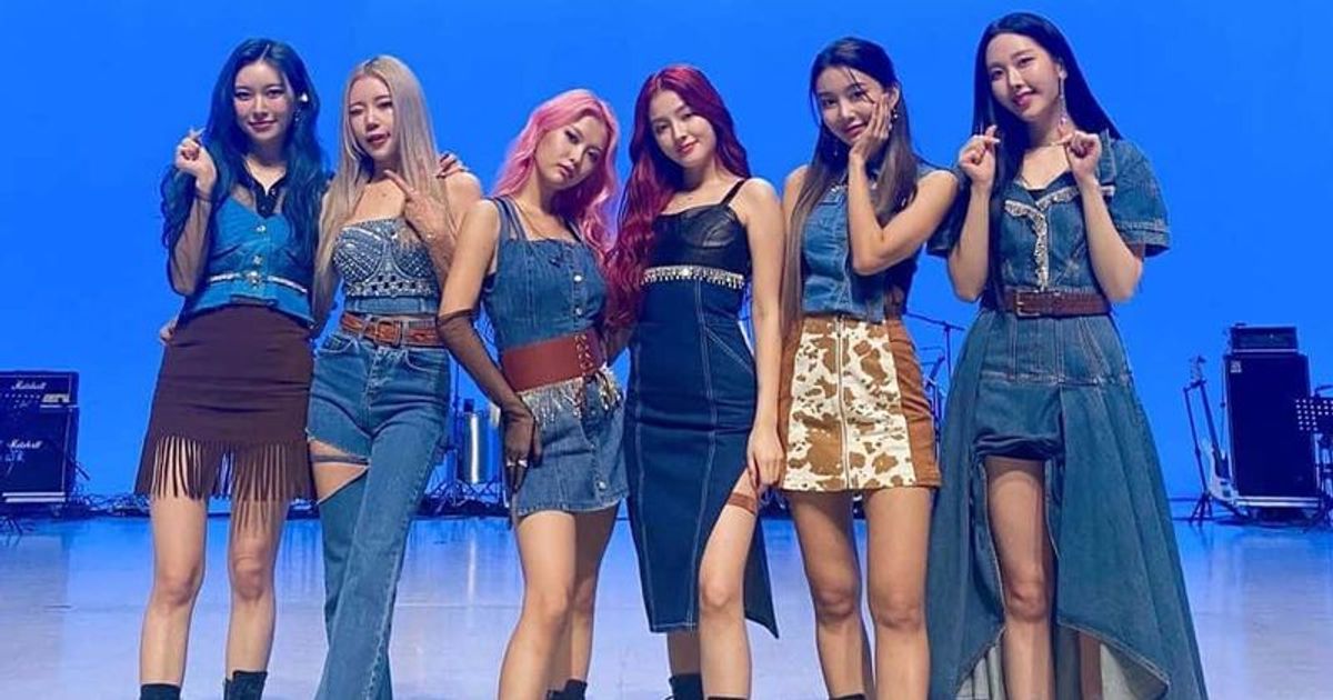 Intip Perjalanan Karier MOMOLAND Sebelum Bubar