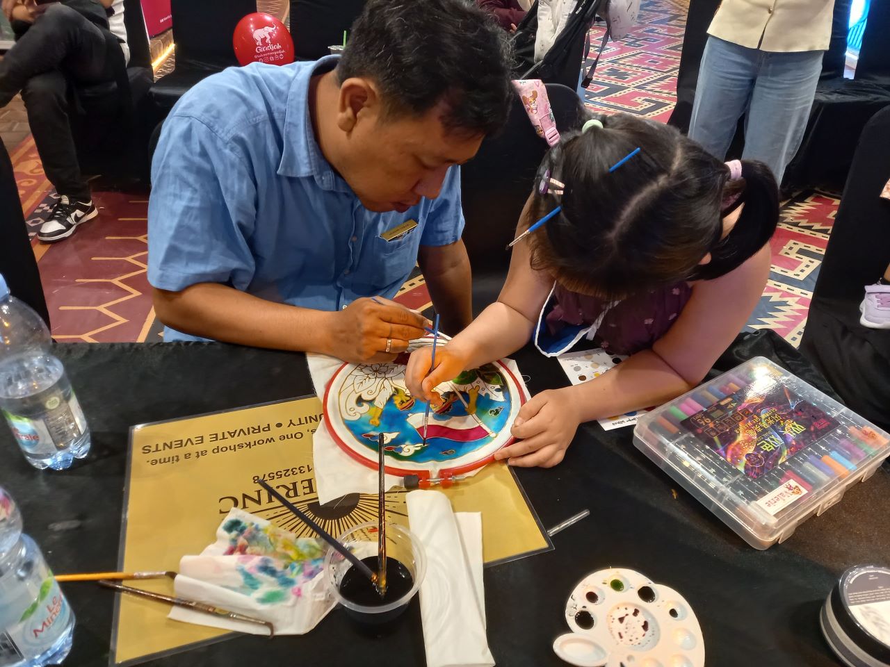 Padukan Kepekaan Budaya dan Parenting ala Chevalier Inc: Melukis Batik, Menjalin Rasa 