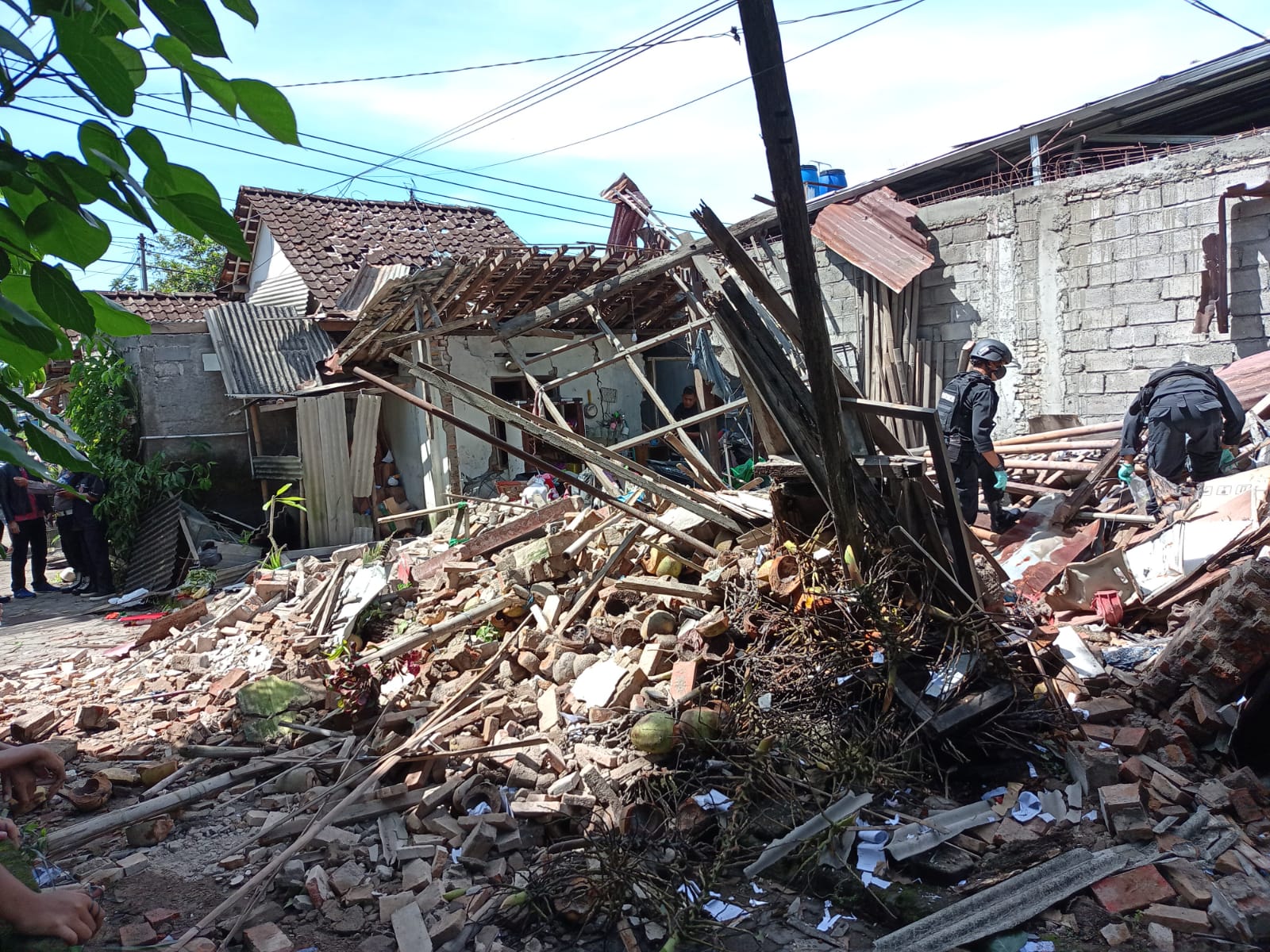 Ledakan Dahsyat, Satu Rumah di Jogja Hancur, 8 Lainnya Rusak