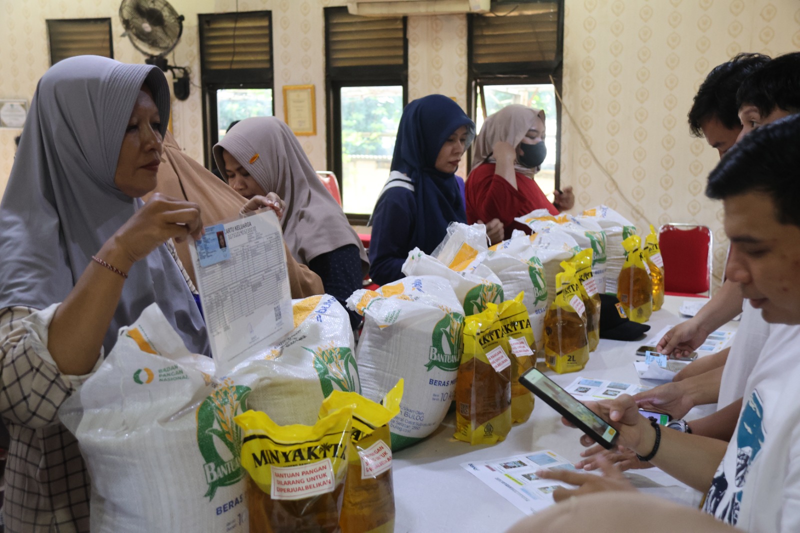 BULOG Tegaskan Stok Aman, Bantuan Pangan Bantu Ringankan Beban Masyarakat