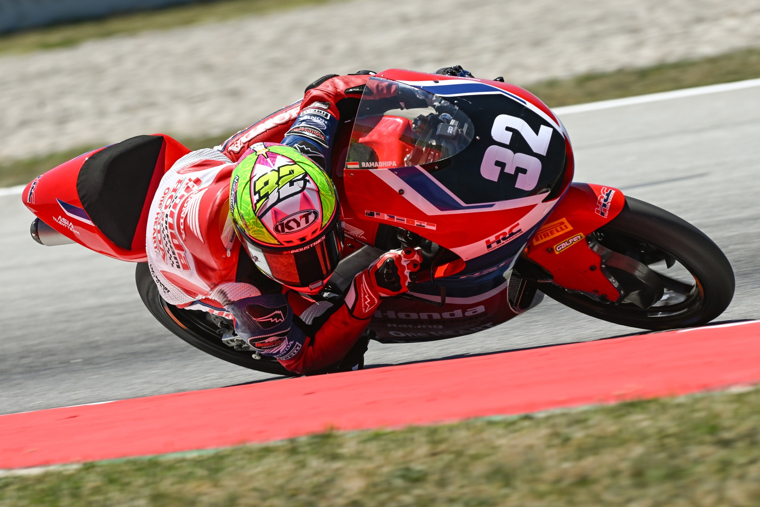 Debut Manis MK Ramadhipa di Moto3 Junior 2026, Raih Podium di Catalunya!