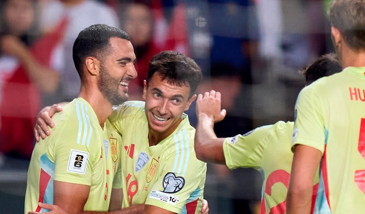 Spanyol Mematikan! Mikel Merino Kemas Hat-trick untuk La Furia Roja, Performa Lamine Yamal Disorot