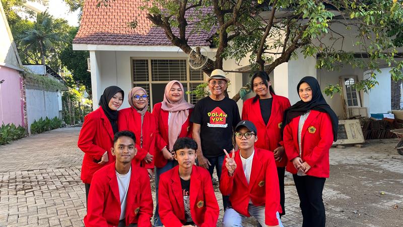 Magang Desain Grafis di Harian Disway: Cari Ide Sampai Bad Mood