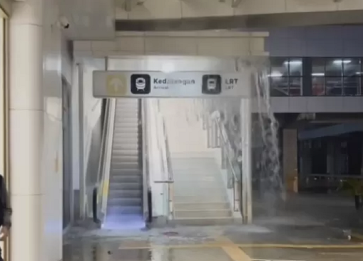 Area Stasiun Kereta Cepat Halim Aman Terkendali Pasca Atap Jebol, KCIC: Whoosh Tak Terdampak