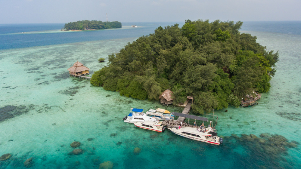 5 Rekomendasi Penginapan di Pulau Seribu yang Bagus, Cocok untuk Liburan Seru Bareng Keluarga!