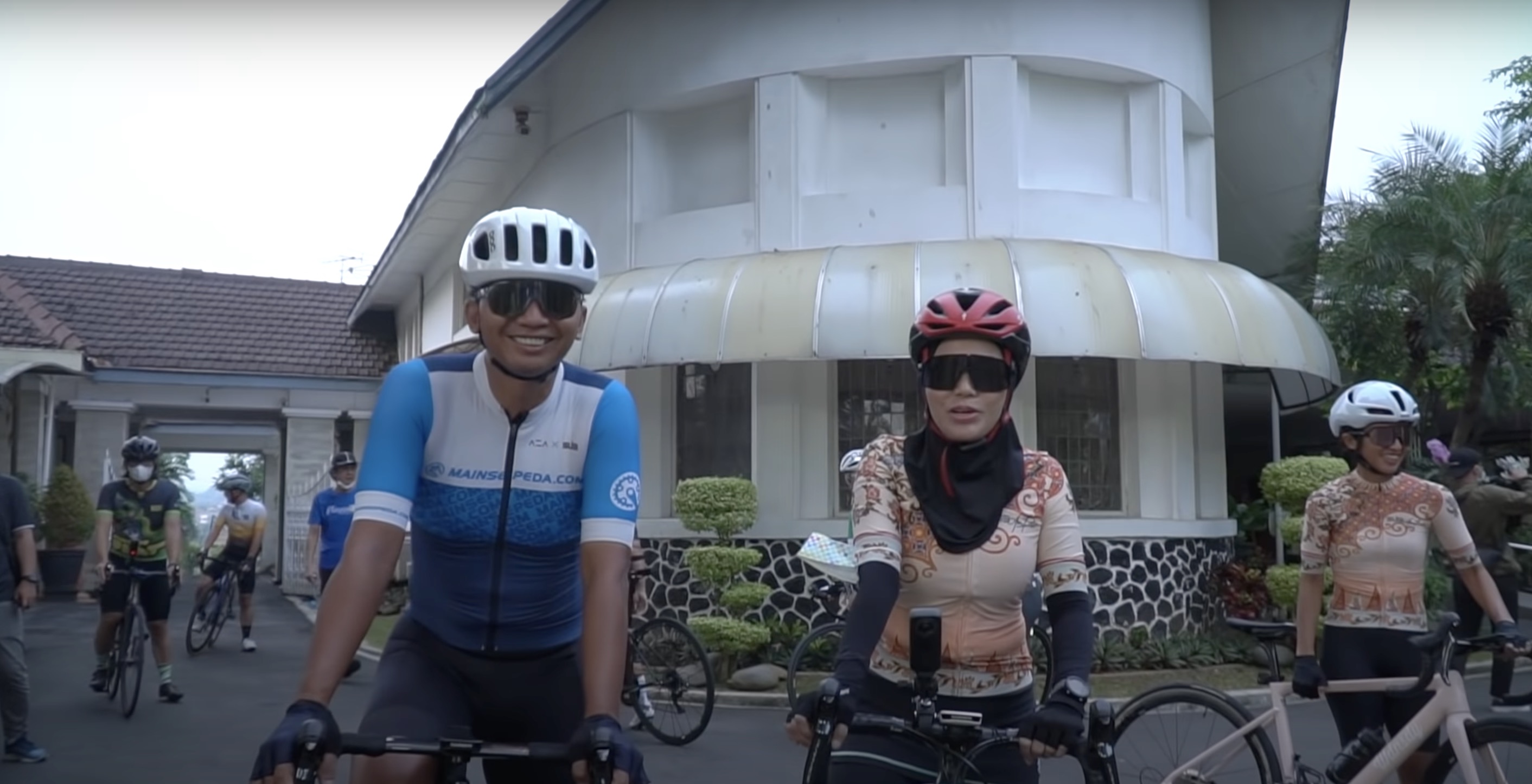 Atikoh Ganjar Pranowo Contoh Cyclist Perempuan Tangguh