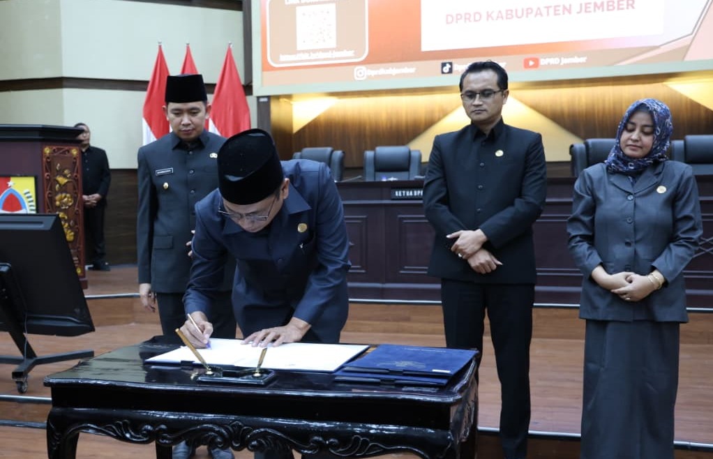Sahkan Lima Raperda , Gus Fawait Optimistis Pelayanan Publik di Jember Meningkat 