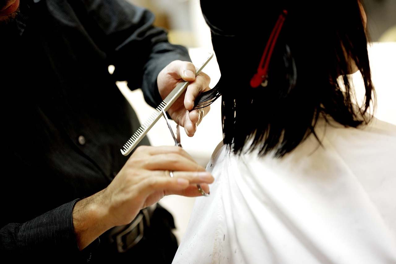 Pangkas Rambut Bisa Bikin Beban Terangkat, Mitos atau Fakta?