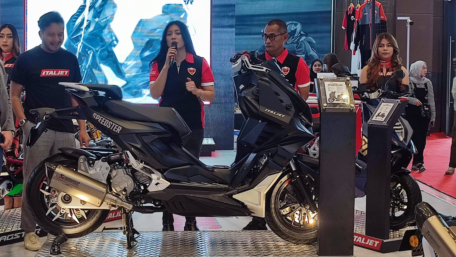 Hyper Scooter Speedster 200, Varian Termurah Italjet Meluncur di IIMS 2025, Cek Spesifikasi dan Harganya di sini!
