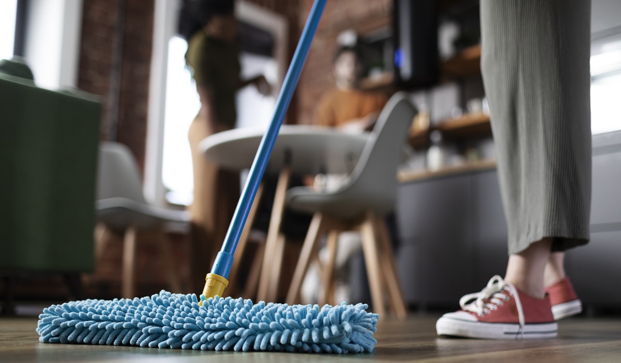 Ragam Merk Pembersih Lantai Pasca Kebanjiran, Pastikan Mengandung Antiseptik