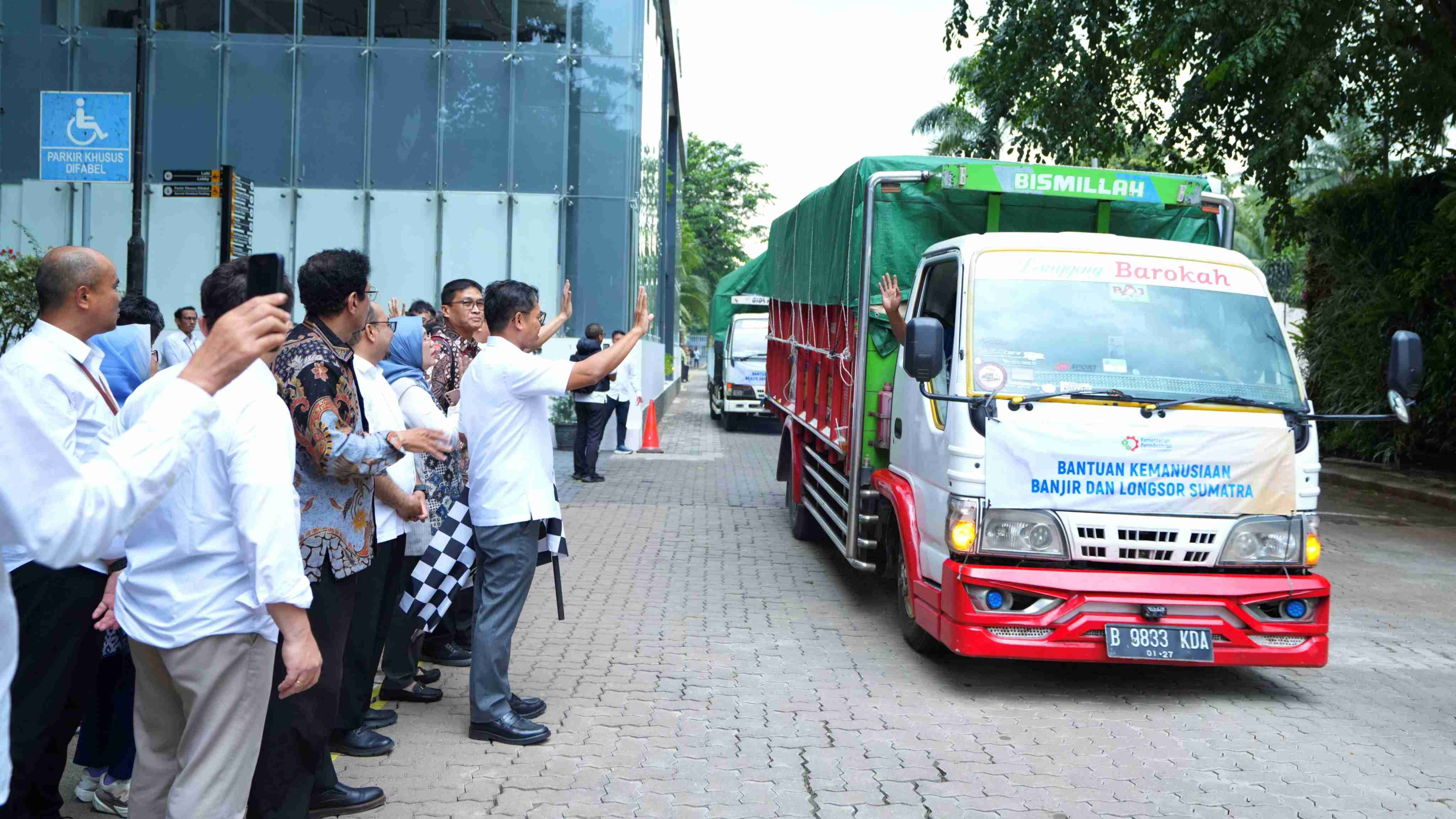 Ada Mobil Rescue dan Starlink Mobile, Kemenperin Salurkan Bantuan Bencana Tahap Kedua 