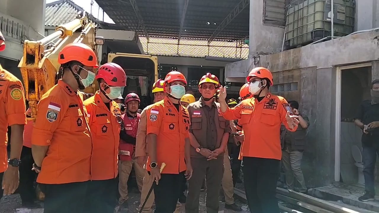 Hari Ketiga Pencarian, Tim SAR Temukan Lima Korban Hidup di Reruntuhan Ponpes Al Khoziny