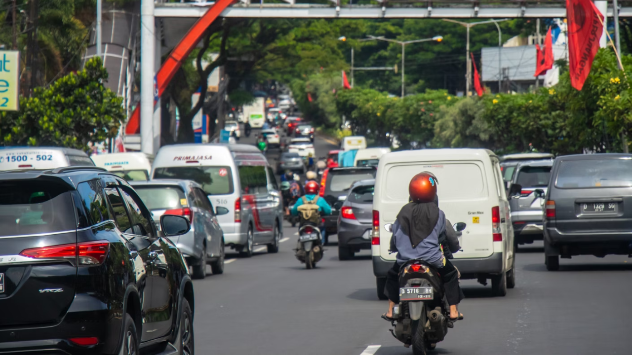 Seluruh Mobil dan Motor Wajib Asuransi Tahun 2025, Berapa Besarannya?