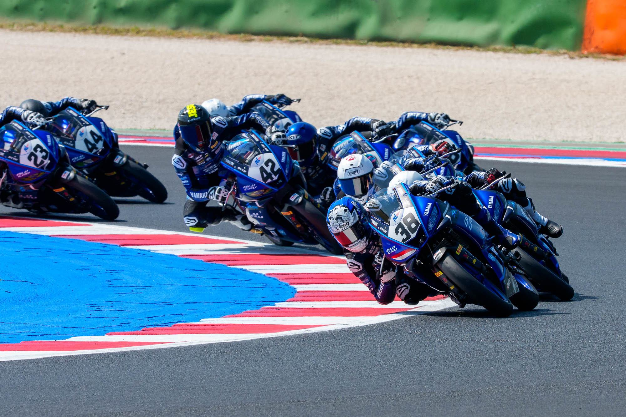 Konsisten Podium, Arai Agaska Pasang Target Juara Umum FIM R3 Blu Cru World Cup 2025