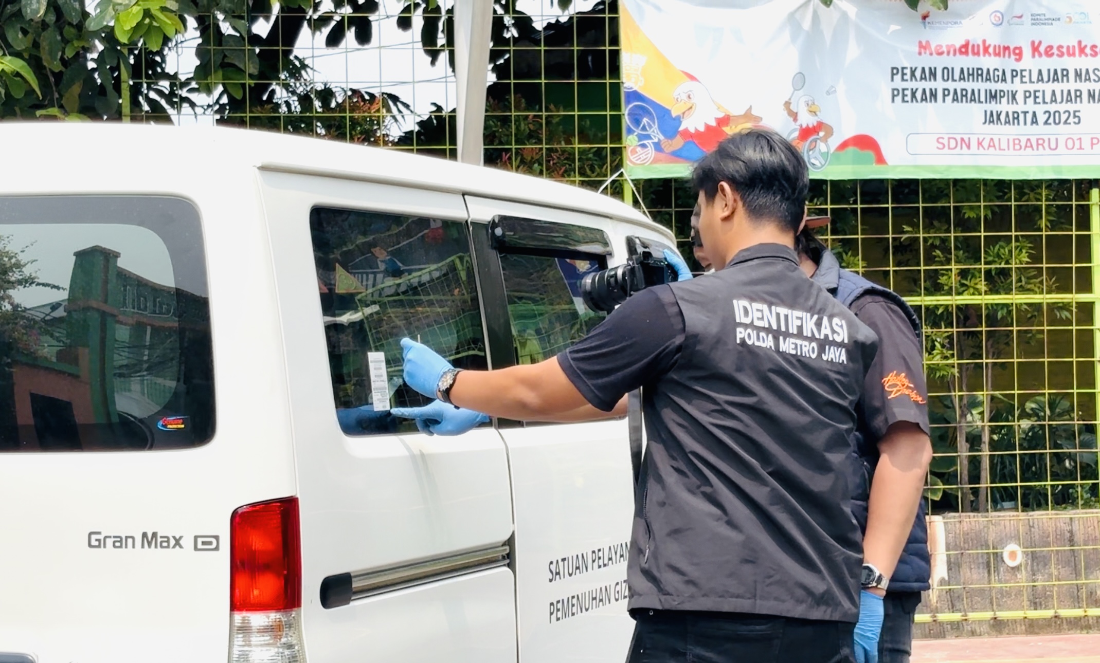 Fakta Lapangan, Mobil MBG Sempat Berhenti Depan Gerbang SDN Kalibaru 01 Sebelum Tabrak Siswa