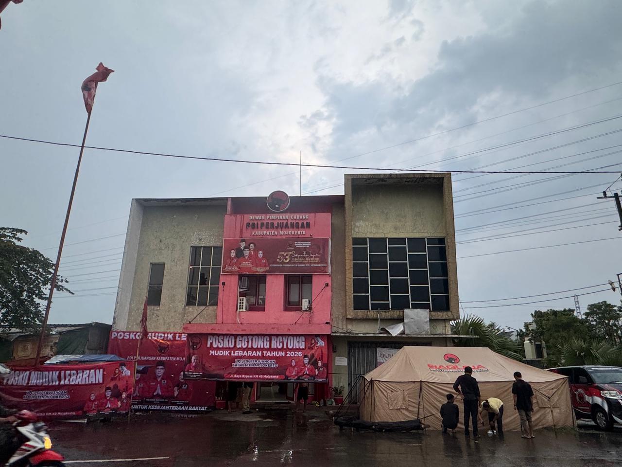 Sambut Arus Mudik, PDIP Jatim Buka 38 Posko Layanan Gratis untuk Pemudik